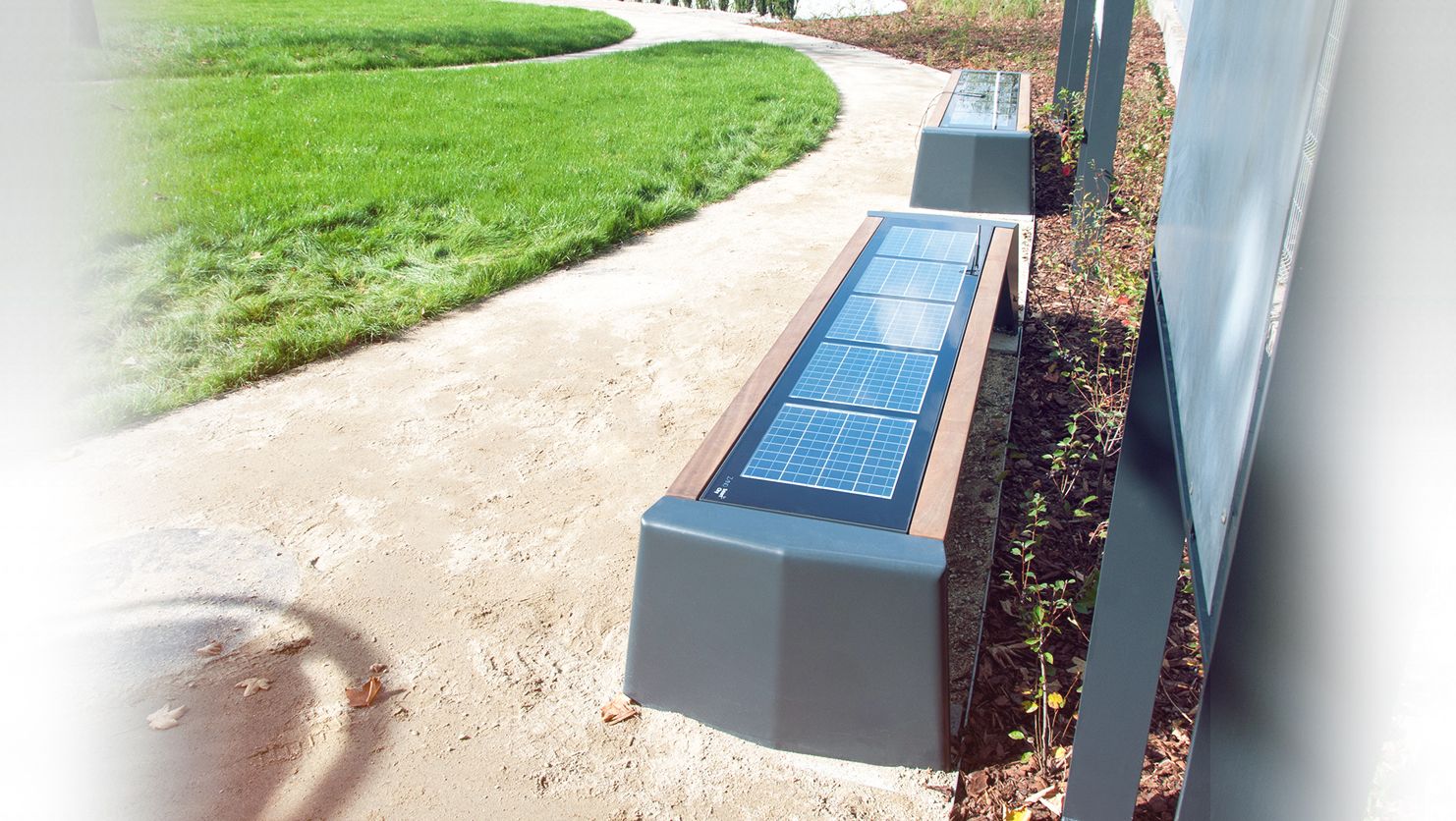 Photon series solar benches multimedia benches